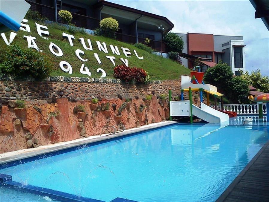 Djapanese Tunnel Family Resort Davao Екстер'єр фото