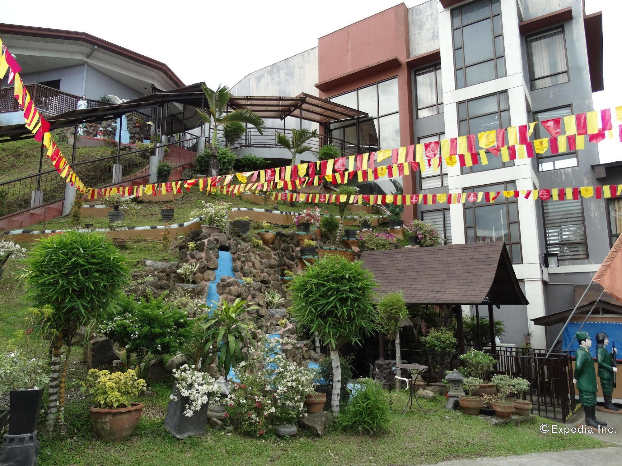 Djapanese Tunnel Family Resort Davao Екстер'єр фото