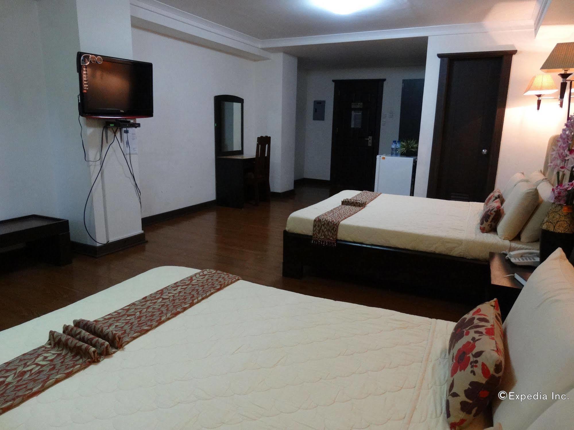Djapanese Tunnel Family Resort Davao Екстер'єр фото