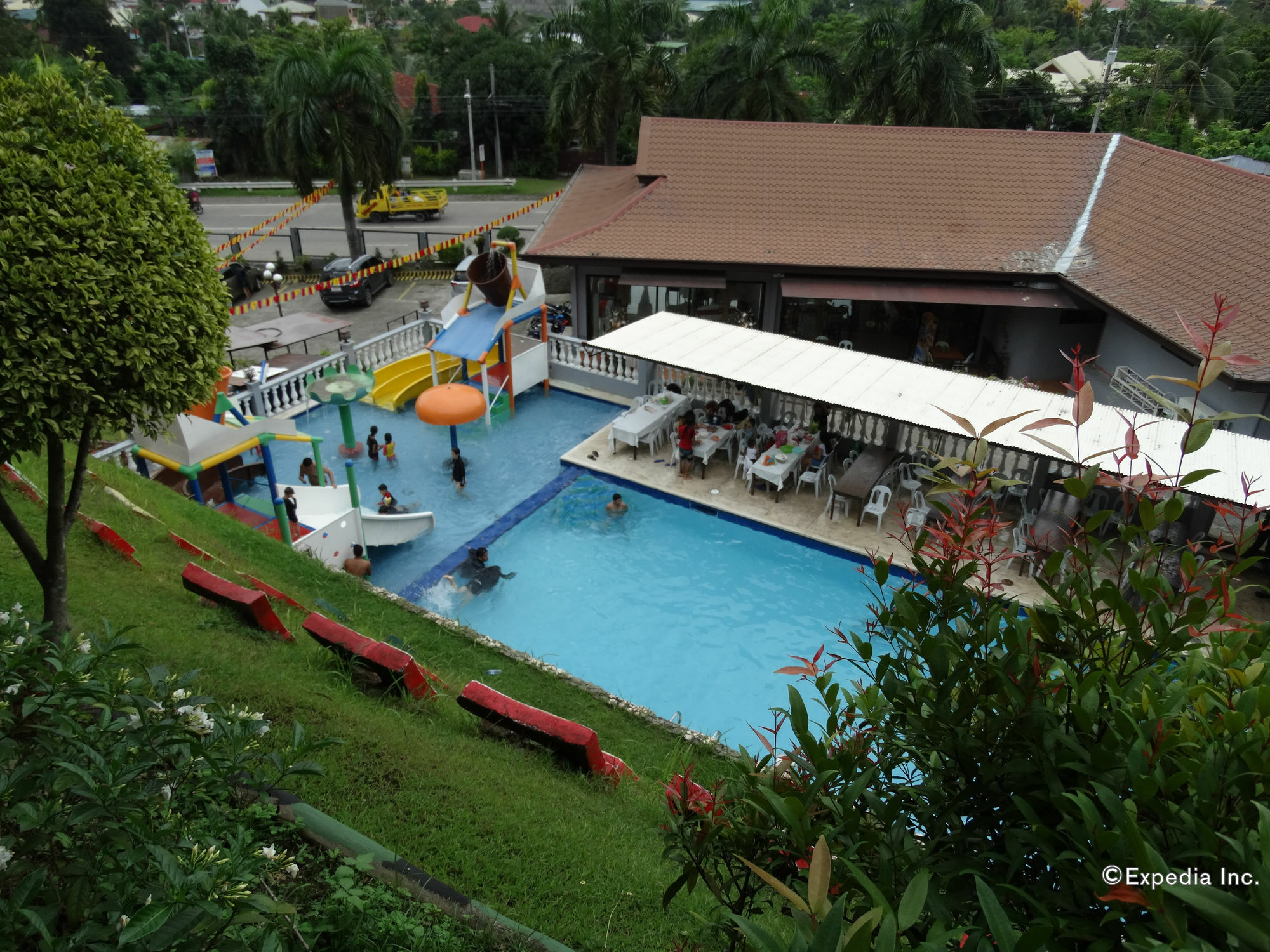 Djapanese Tunnel Family Resort Davao Екстер'єр фото